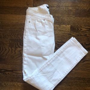 White skinny jeans
